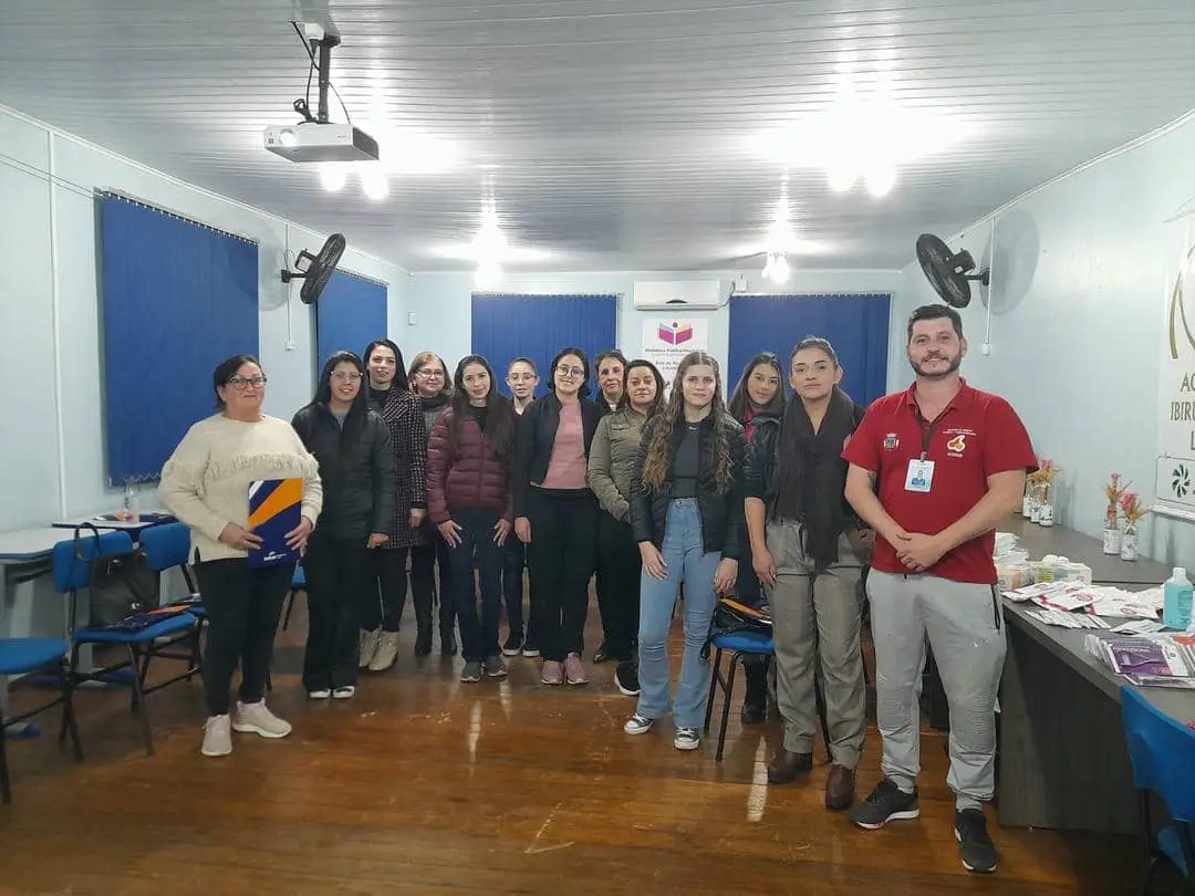 Curso de Manicure e Pedicure Promovido pela Secretaria da Indústria e Comércio de Ibirubá Tem Início com Turma Lotada