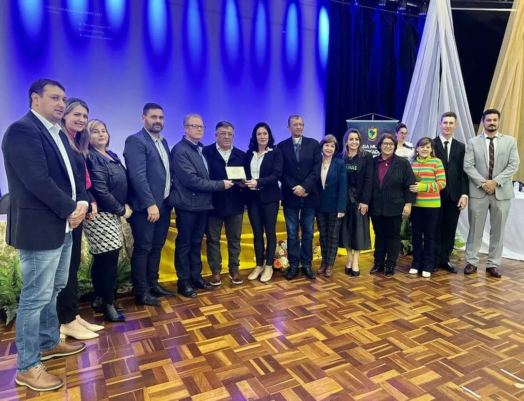 Legislativo Ibirubense Homenageia APAE de Ibirubá por seus 40 Anos de Dedicação