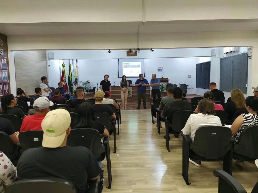 Sorteio dos Terrenos do Loteamento Vale das Três Palmeiras em Quinze de Novembro: Sorteados Celebram Conquista