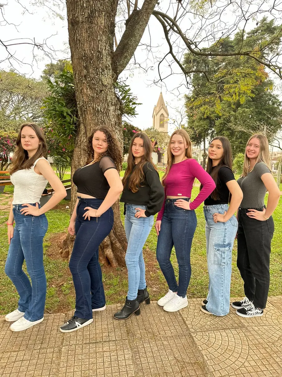 32º Baile do Terceirão da Escola Menino Deus movimenta Quinze de Novembro com escolha da nova corte estudantil