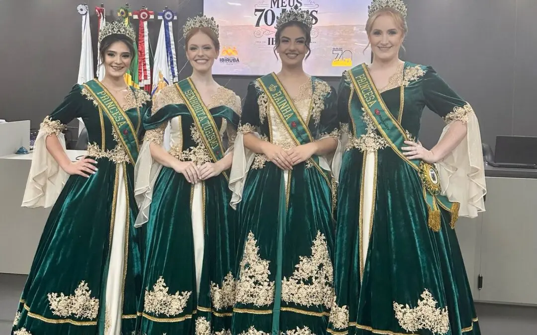 Rainhas de Ibirubá Apresentam Novos Trajes Durante Lançamento do Selo Comemorativo dos 70 Anos do Município