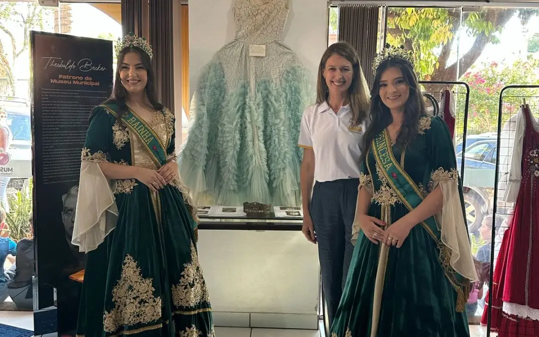 Exposição “Traje(tórias) de Ibirubá” resgata história das soberanas do município