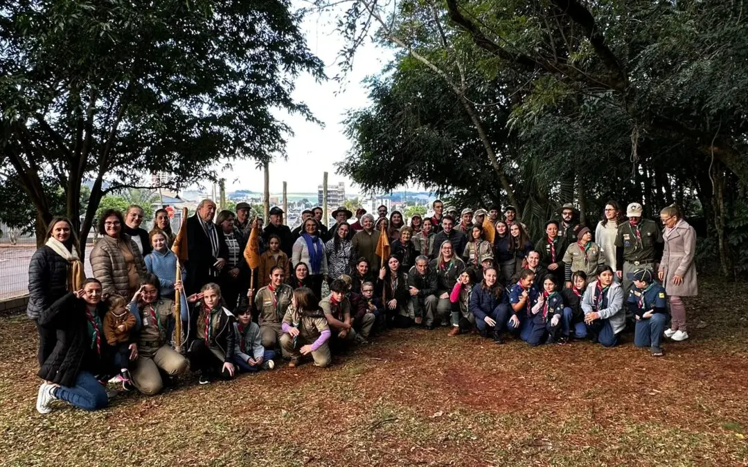 Grupo de Escoteiros Pitangueira do Mato dá início às comemorações dos 30 anos com cerimônia marcada por homenagens e emoção