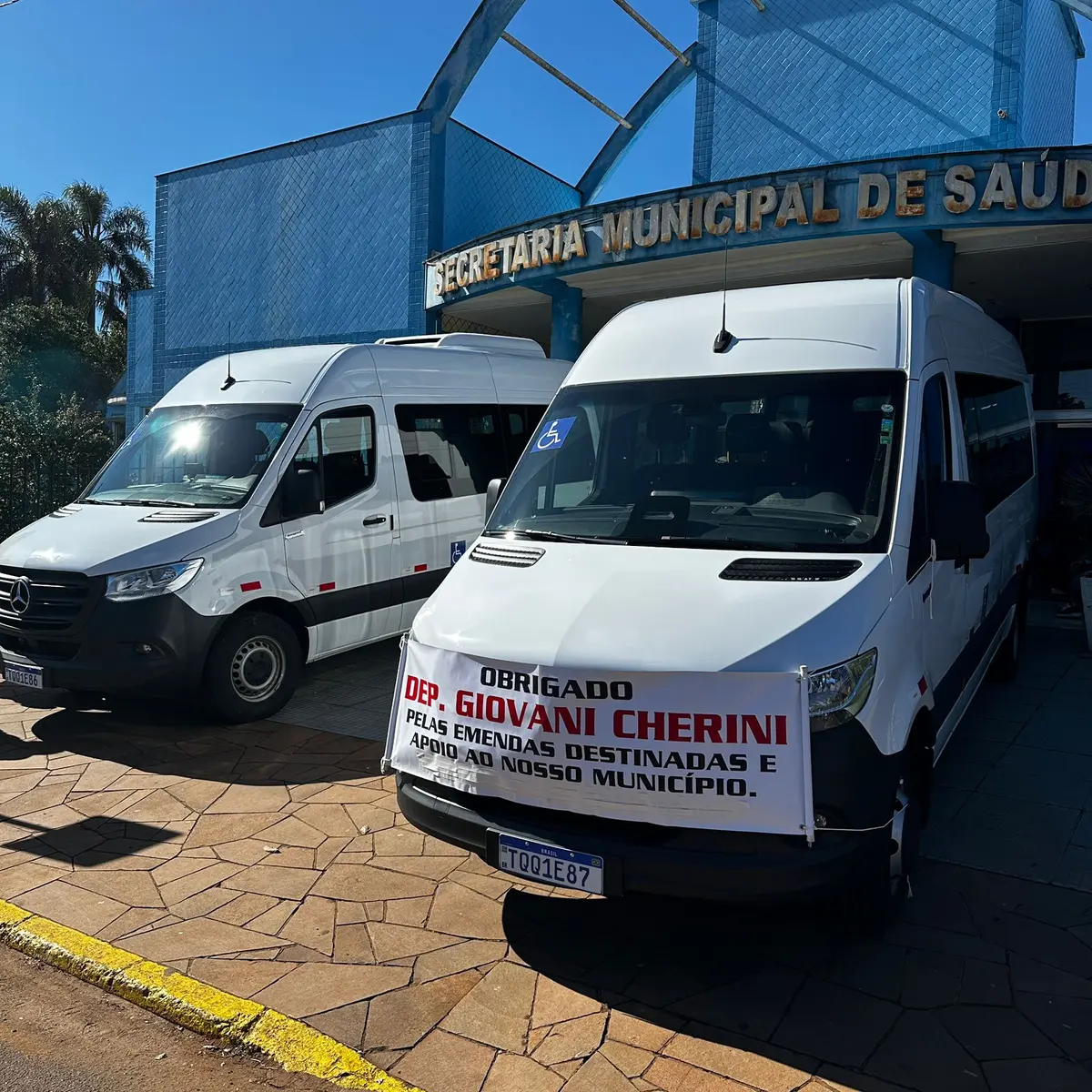Saúde de Ibirubá recebe duas vans com acessibilidade e mais conforto para os usuários
