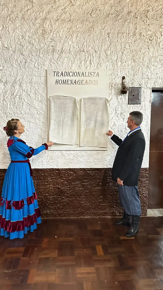 Sessão Solene da Câmara de Vereadores homenageia casal tradicionalista Mari e Jacir Maldaner