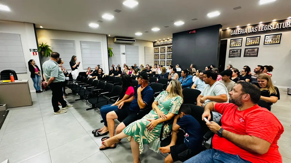 Reunião na Câmara de Vereadores alinha ações para atendimento a crianças com TEA em Ibirubá