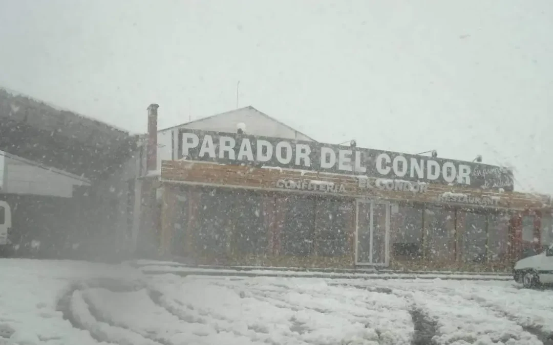 Muita neve na Argentina com ar gelado a caminho do Brasil