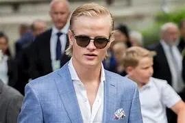 Filho da princesa herdeira da Noruega é condenado a quatro anos de prisão por estupro