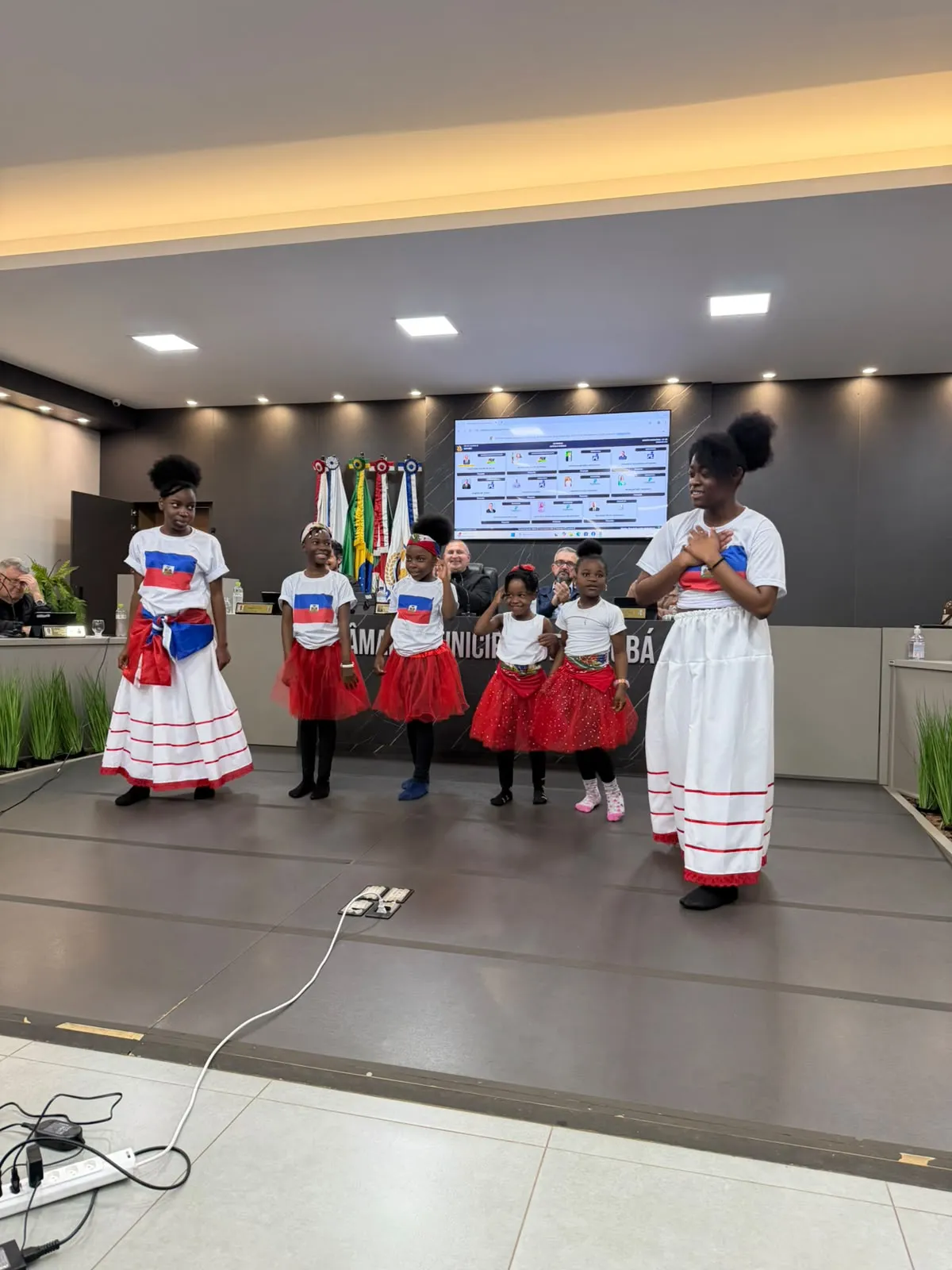 Associação dos Imigrantes Haitianos destaca integração e valorização da diversidade em sessão da Câmara