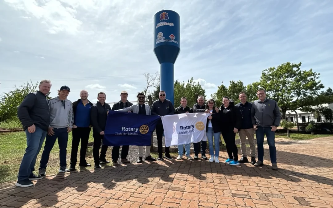 Rotary entrega caixa d’água ao Lar do Idoso e 17 cadeiras à Liga Feminina de Combate ao Câncer